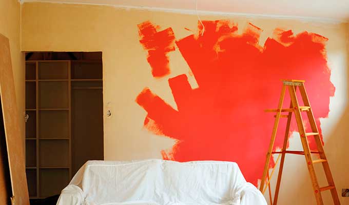 Покраска пошпатлёваной стены